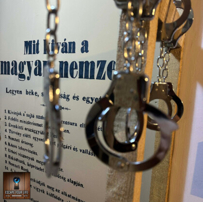 Fogságban / Debrecen. Forradalmi hangulat az országban! Pestről az országgyűlés Debrecenbe települ át. Viszont erről tudomást szereztek a Habsburgok, és elfogták a...