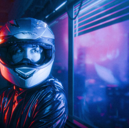 Neon Hawk. Neon Hawk – The Mission for Digital Truth Behind the neon lights, a lie hides. A mysterious mega-corporation, Kyogen...
